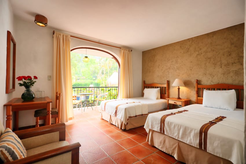 Habitación triple con dos camas, balcón ad arco